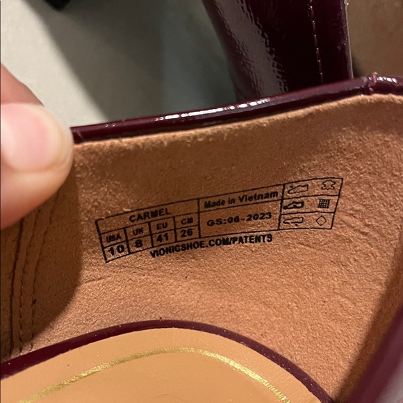 Vionic Elegant Patent Burgundy Women's Pumps - Picture 6 of 7